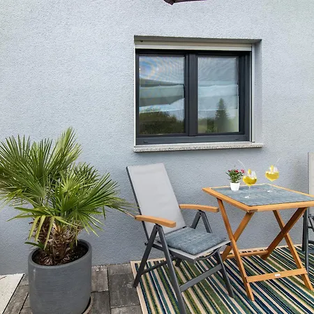 Mit Eigenem Eingang Apartment