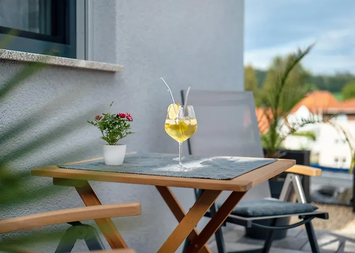 Mit Eigenem Eingang *